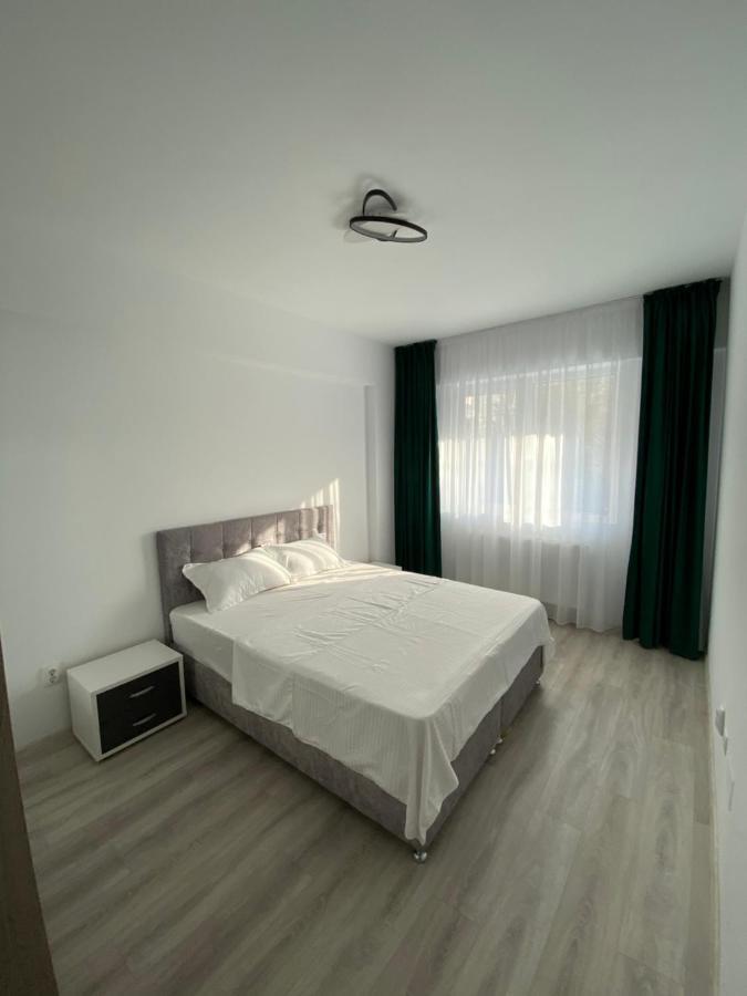 Njunior Apartment 02 Ясси Екстер'єр фото
